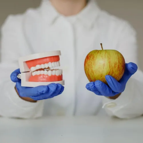 Co jeść, żeby zachować zdrowe zęby?